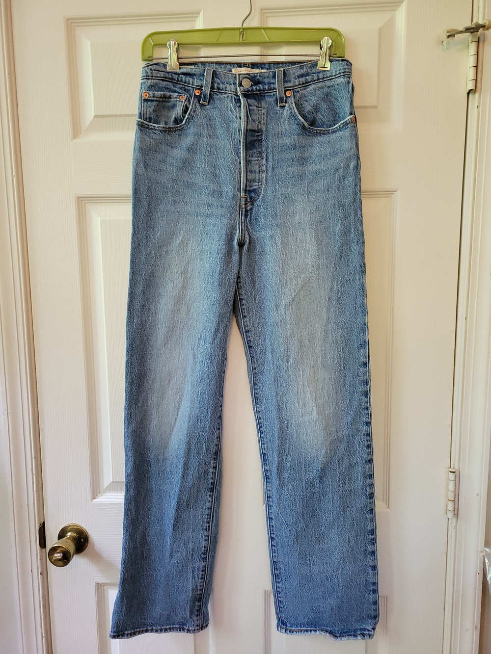 Levi's Ribcage Straight Medium Wash Jeans, 29
